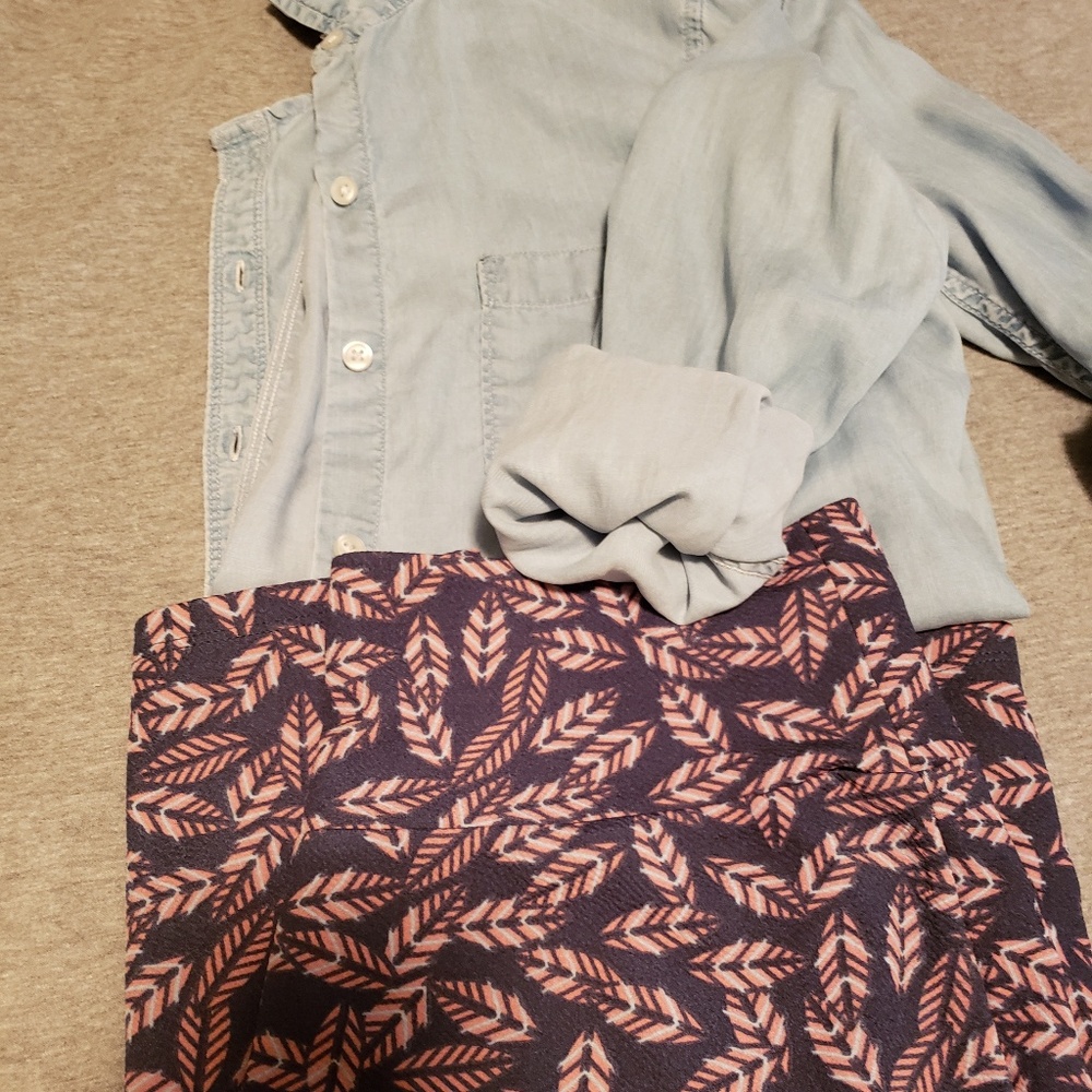 LULAROE FEATHER CASSIE